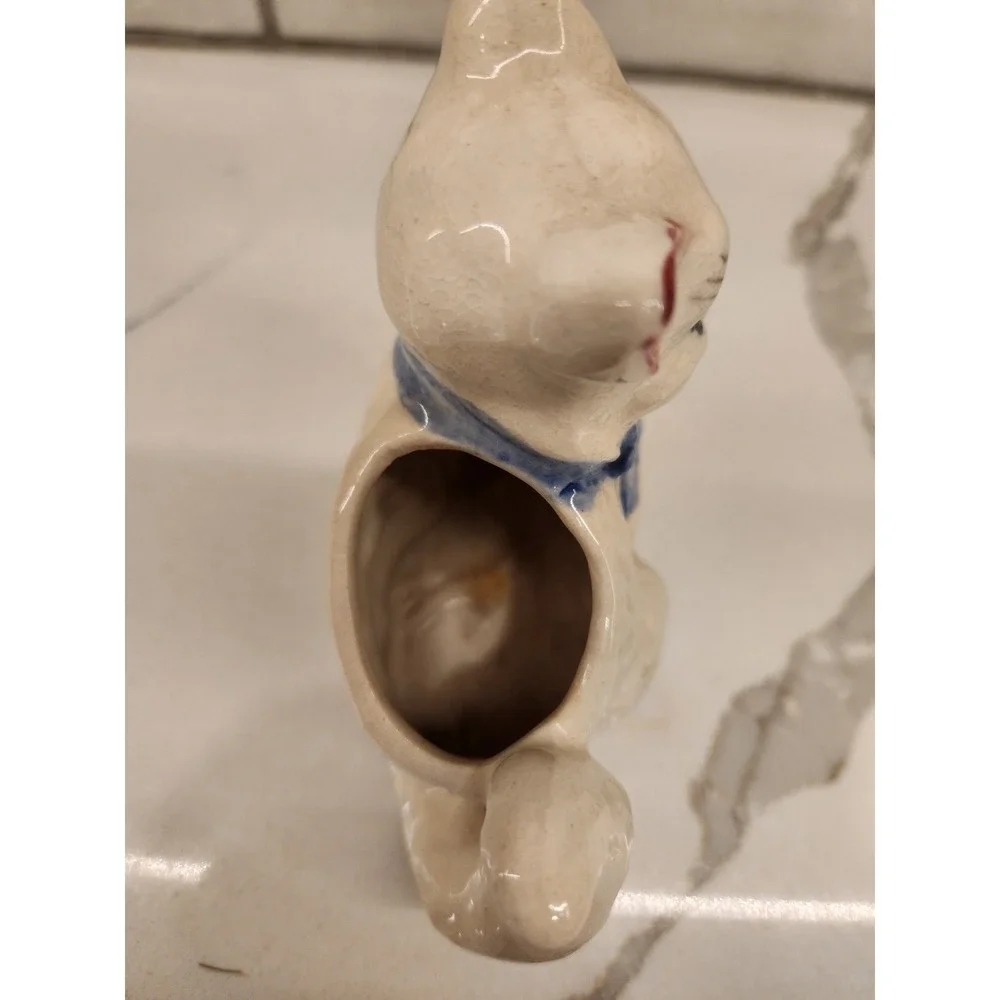 Vintage Japan White Kitty Cat Small Ceramic Planter‎ Blue Bow Hand Painted